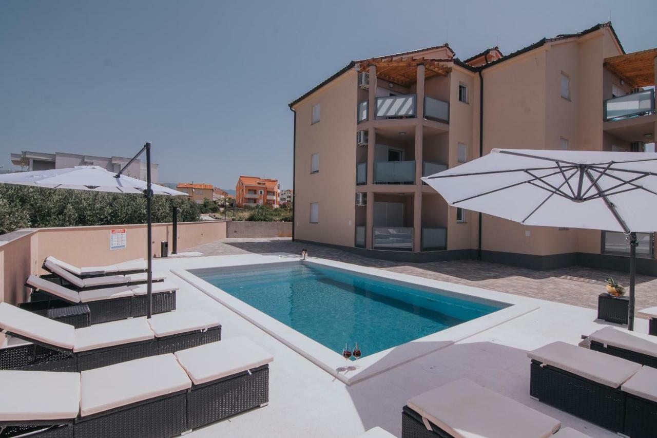 Poolside Hideout Apartments Novalja Exterior foto